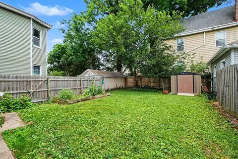 Exterior - 2804 Eden Ave, Cincinnati, OH 45219 photo 6 of 8