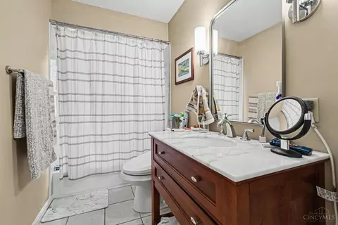 Bath - 2804 Eden Ave, Cincinnati, OH 45219 photo 1 of 1