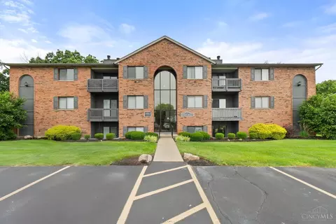 9511 Canyon Pass Dr, West Chester, OH 45011