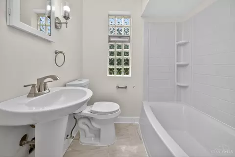 Bath - 3452 Robb Ave, Cheviot, OH 45211 photo 3 of 3