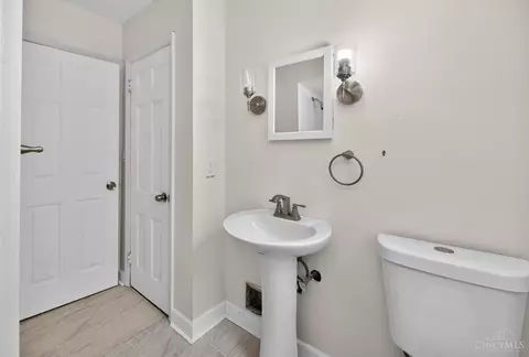 Bath - 3452 Robb Ave, Cheviot, OH 45211 photo 2 of 3