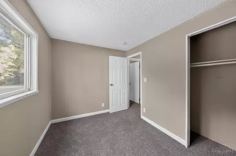 Bedroom - 8587 Daly Rd, Cincinnati, OH 45231 photo 5 of 10