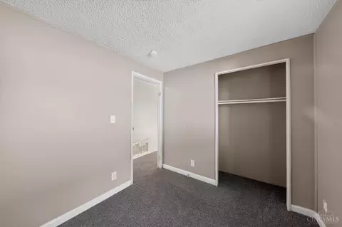 Bedroom - 8587 Daly Rd, Cincinnati, OH 45231 photo 6 of 10