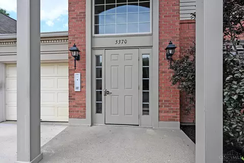 5370 Meadow Walk, Cincinnati, OH 45247
