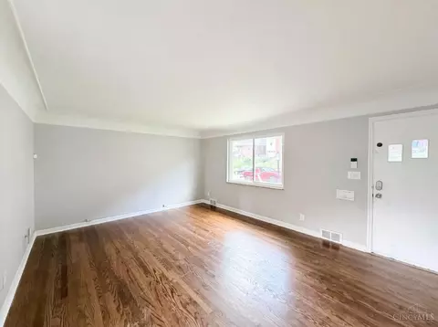 Living - 577 Lowell Ave, Cincinnati, OH 45220 photo 1 of 3