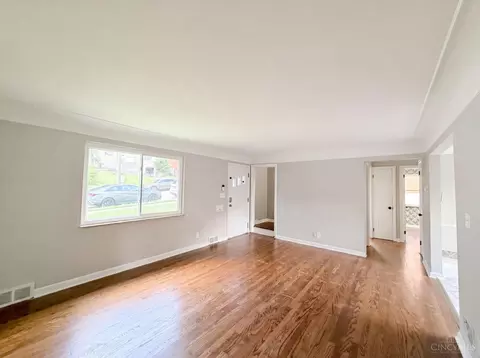 Living - 577 Lowell Ave, Cincinnati, OH 45220 photo 3 of 3
