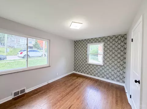 Bedroom - 577 Lowell Ave, Cincinnati, OH 45220 photo 2 of 3