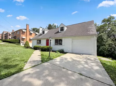 Exterior - 577 Lowell Ave, Cincinnati, OH 45220 photo 4 of 6