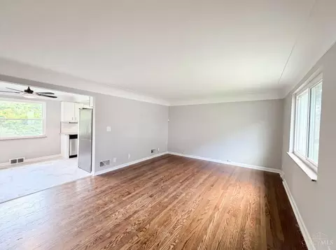 Living - 577 Lowell Ave, Cincinnati, OH 45220 photo 2 of 3