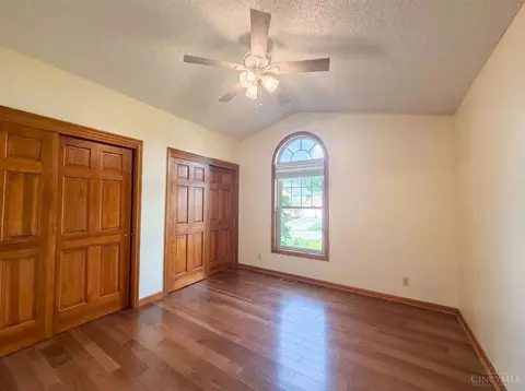 Bedroom - 2129 Greenpine Dr, Cincinnati, OH 45231 photo 1 of 4