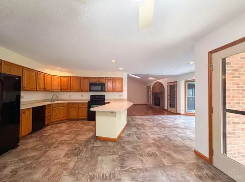Kitchen - 2129 Greenpine Dr, Cincinnati, OH 45231 photo 1 of 1