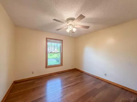 Bedroom - 2129 Greenpine Dr, Cincinnati, OH 45231 photo 3 of 4
