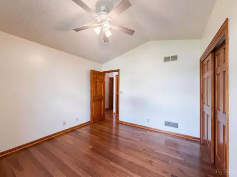 Bedroom - 2129 Greenpine Dr, Cincinnati, OH 45231 photo 2 of 4
