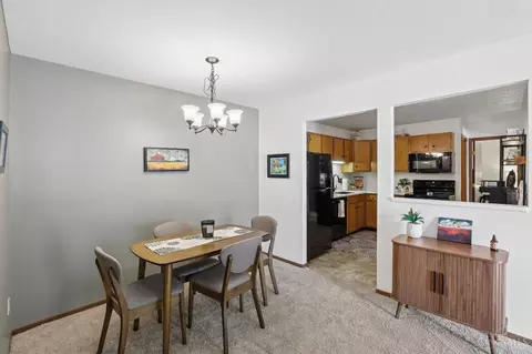 Dining - 539 Davis Rd, Cincinnati, OH 45255 photo 2 of 3