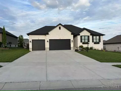 139 Wolf Creek Ct, Carlisle, OH 45005