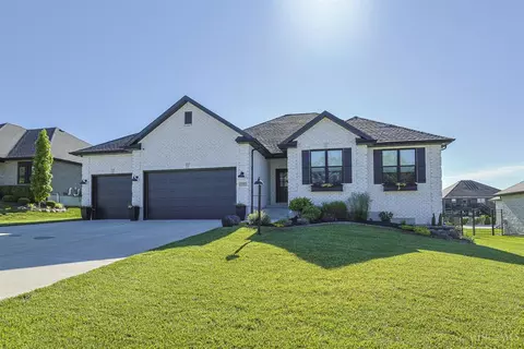 139 Wolf Creek Ct, Carlisle, OH 45005