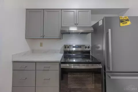 Kitchen - 7268 Galbraith Rd, Madeira, OH 45243 photo 2 of 3