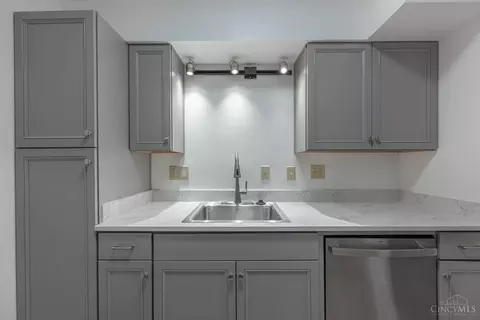 Kitchen - 7268 Galbraith Rd, Madeira, OH 45243 photo 3 of 3