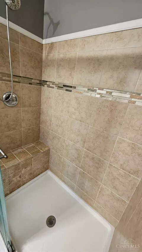 Bath - 506 Mill St, Blanchester, OH 45107 photo 2 of 4