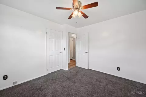 Bedroom - 12172 Westerly Dr, Cincinnati, OH 45231 photo 5 of 7