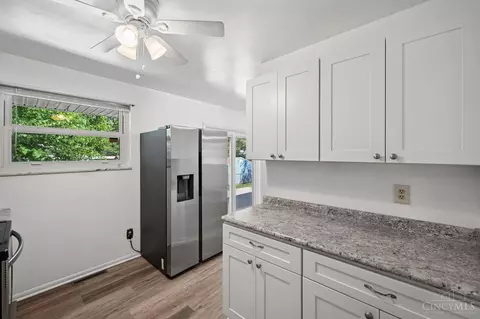 Kitchen - 12172 Westerly Dr, Cincinnati, OH 45231 photo 2 of 3