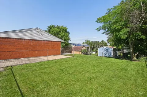 Exterior - 12172 Westerly Dr, Cincinnati, OH 45231 photo 5 of 6