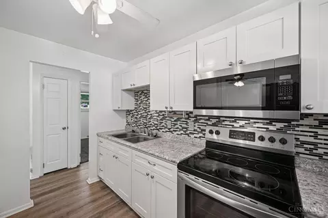 Kitchen - 12172 Westerly Dr, Cincinnati, OH 45231 photo 3 of 3
