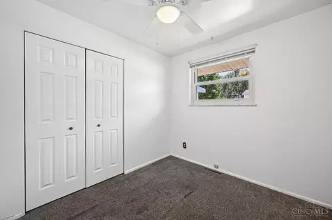 Bedroom - 12172 Westerly Dr, Cincinnati, OH 45231 photo 2 of 7