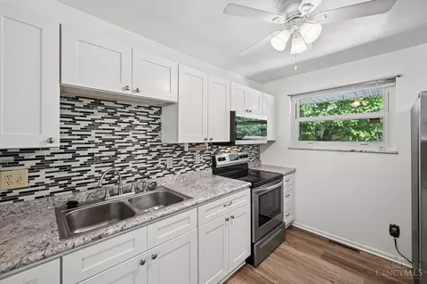 Kitchen - 12172 Westerly Dr, Cincinnati, OH 45231 photo 1 of 3