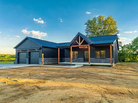 560 Fourth St, Seaman, OH 45679