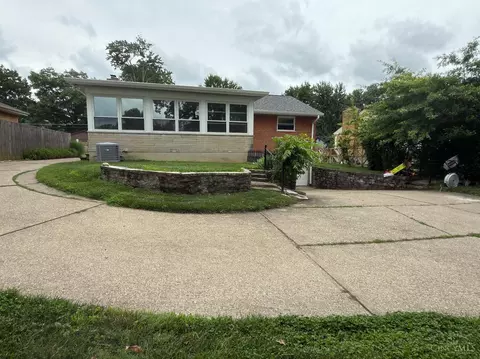 Exterior - 1074 Eastgate, Cincinnati, OH 45231 photo 2 of 4