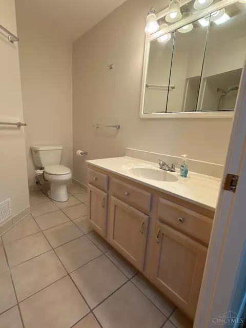 Bath - 1074 Eastgate, Cincinnati, OH 45231 photo 2 of 2