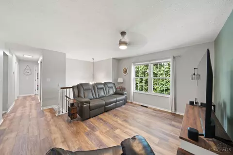Entry Way - 117 Deerview Ct, Harrison, OH 45030 photo 1 of 3