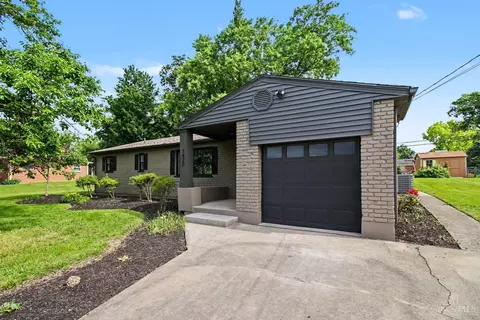 7420 Elkwood Dr, West Chester, OH 45069