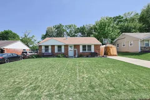 2693 Merriway Ln, Cincinnati, OH 45231