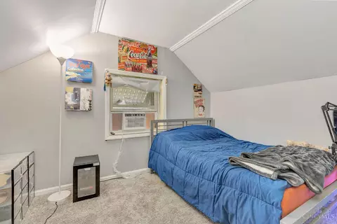 Bedroom - 2862 Allview Cir, Cincinnati, OH 45238 photo 3 of 4
