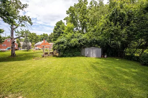 Exterior - 2862 Allview Cir, Cincinnati, OH 45238 photo 2 of 7