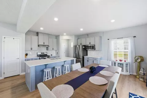 Kitchen - 5815 Classicway Blvd, Morrow, OH 45152 photo 4 of 4