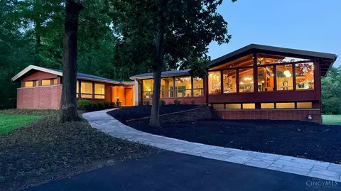 7460 Fair Oaks Dr, Amberley, OH 45237
