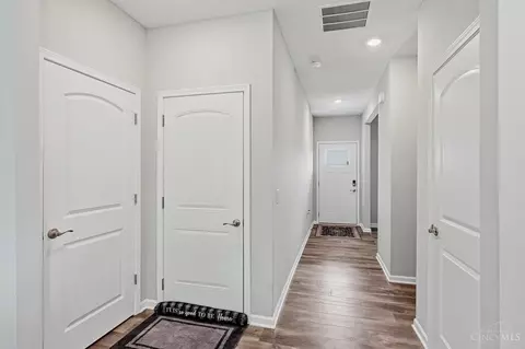 Entry Way - 3232 Shadow Ridge Ct, Morrow, OH 45152 photo 13 of 13