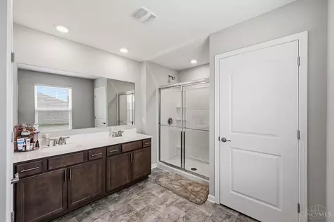 Entry Way - 3232 Shadow Ridge Ct, Morrow, OH 45152 photo 8 of 13