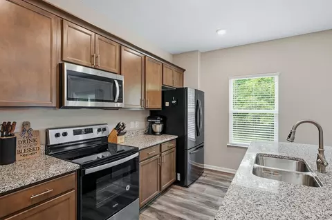 Kitchen - 3232 Shadow Ridge Ct, Morrow, OH 45152 photo 2 of 5
