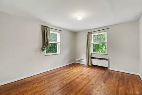Bedroom - 3926 Gatewood Ln, Silverton, OH 45236 photo 1 of 5