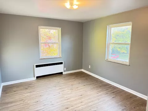 Bedroom - 3926 Gatewood Ln, Silverton, OH 45236 photo 4 of 5