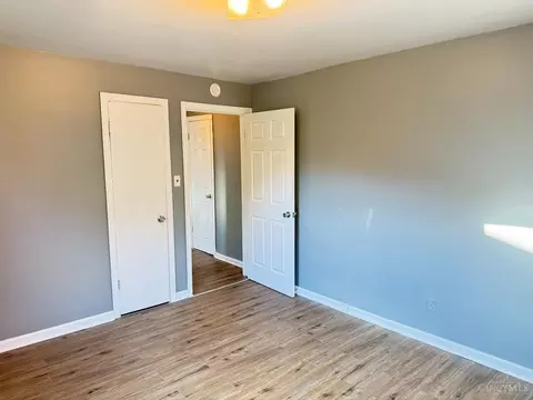 Bedroom - 3926 Gatewood Ln, Silverton, OH 45236 photo 5 of 5