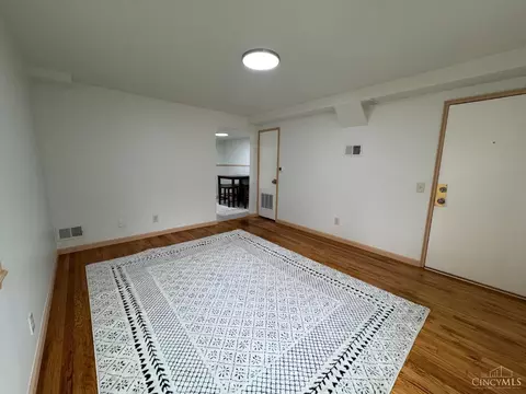 Living - 1589 Summit Rd, Cincinnati, OH 45237 photo 5 of 6