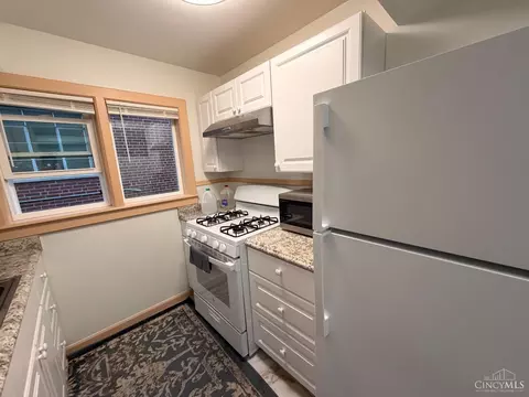 Kitchen - 1589 Summit Rd, Cincinnati, OH 45237 photo 3 of 7