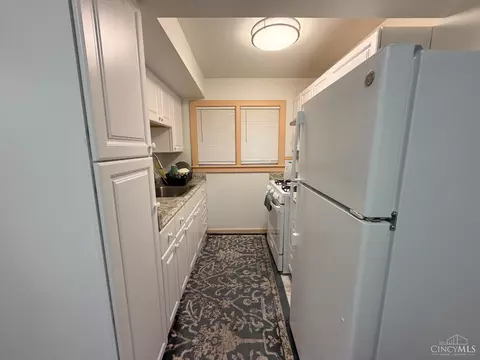 Kitchen - 1589 Summit Rd, Cincinnati, OH 45237 photo 1 of 7
