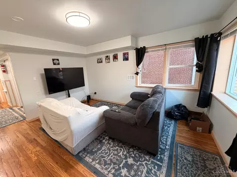 Living - 1589 Summit Rd, Cincinnati, OH 45237 photo 1 of 6