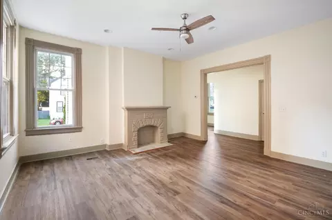 Living - 1237 Laidlaw Ave, Cincinnati, OH 45237 photo 2 of 2